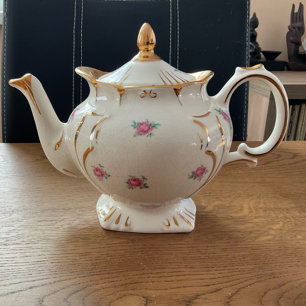 Vintage 1950’s England Teapot